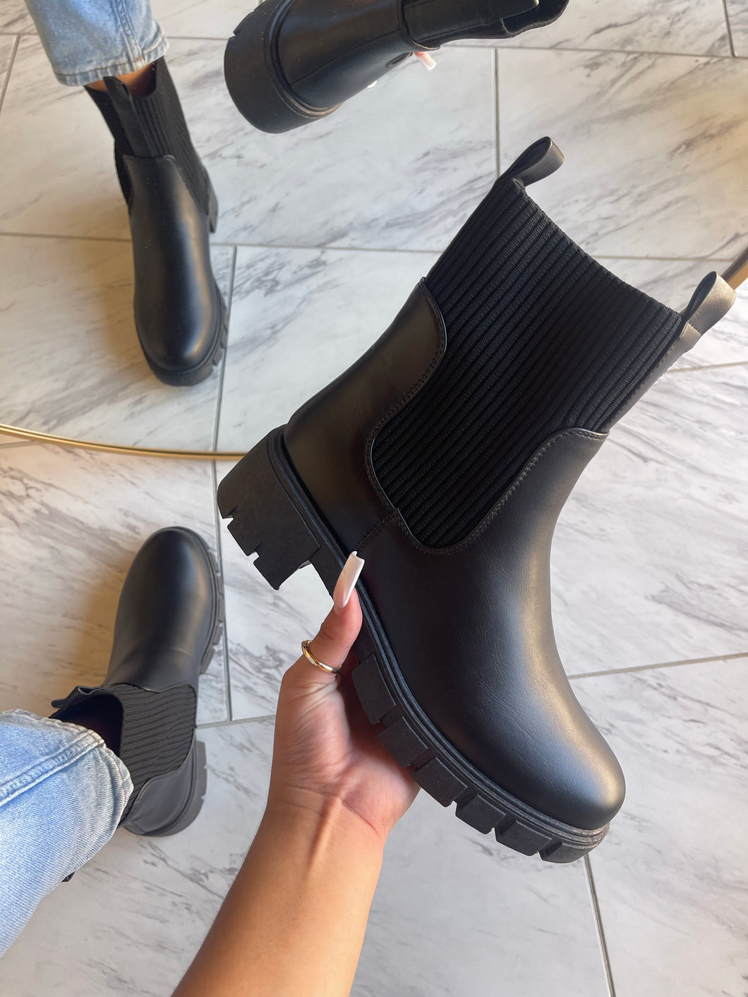 Jazzy Bootie- Black