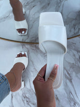 Load image into Gallery viewer, Lexi Heel- White
