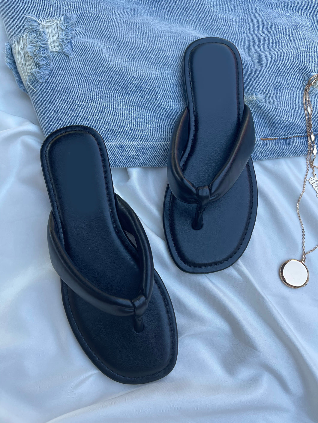 Ava Sandal- Black