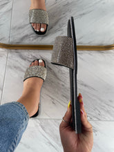 Load image into Gallery viewer, Selena Sandal- Black

