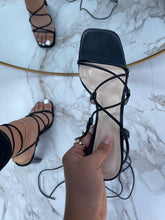 Load image into Gallery viewer, Cancun Heels- Black
