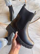 Load image into Gallery viewer, Jazzy Bootie- Black
