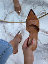 Load image into Gallery viewer, Venus Heel- Camel
