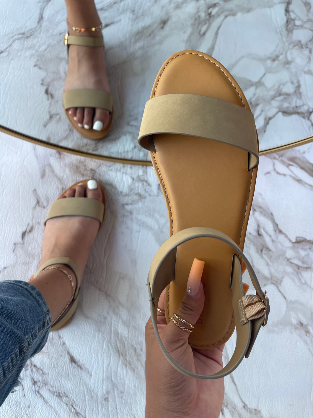 Leah Sandal - Nude