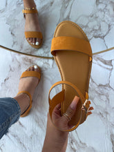Load image into Gallery viewer, Leah Sandal - Tan
