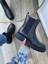 Load image into Gallery viewer, Chase Bootie- Black
